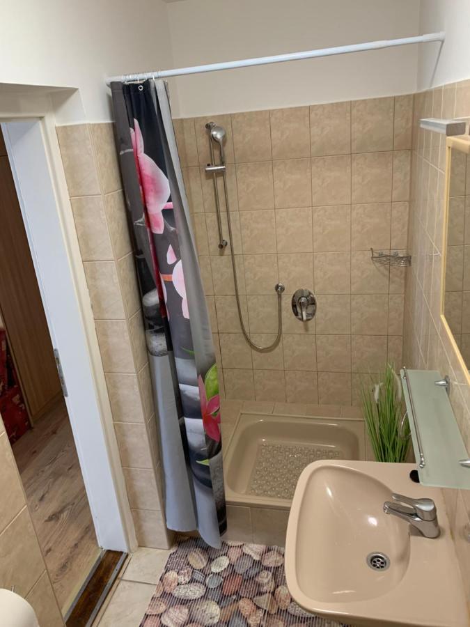 Zsuzsa Apartman Hajdúszoboszló Eksteriør bilde