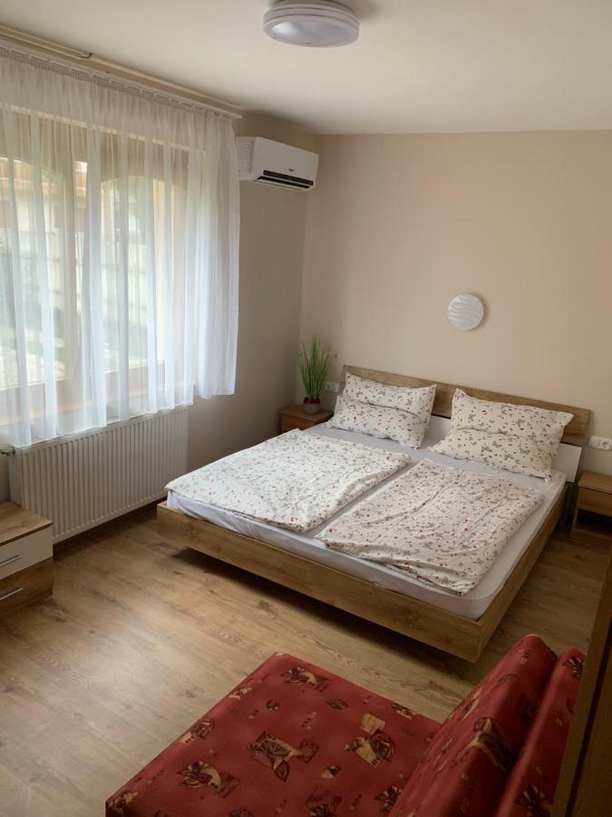 Zsuzsa Apartman Hajdúszoboszló Eksteriør bilde