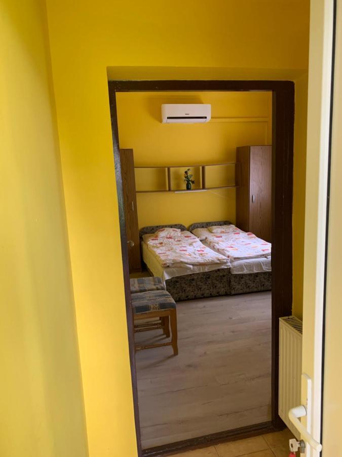 Zsuzsa Apartman Hajdúszoboszló Eksteriør bilde