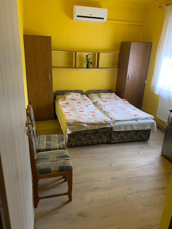 Zsuzsa Apartman Hajdúszoboszló Eksteriør bilde