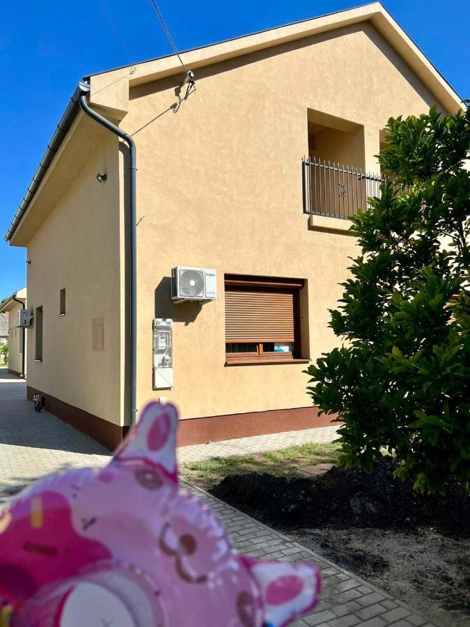 Zsuzsa Apartman Hajdúszoboszló Eksteriør bilde