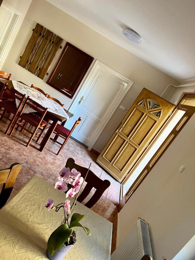 Zsuzsa Apartman Hajdúszoboszló Eksteriør bilde
